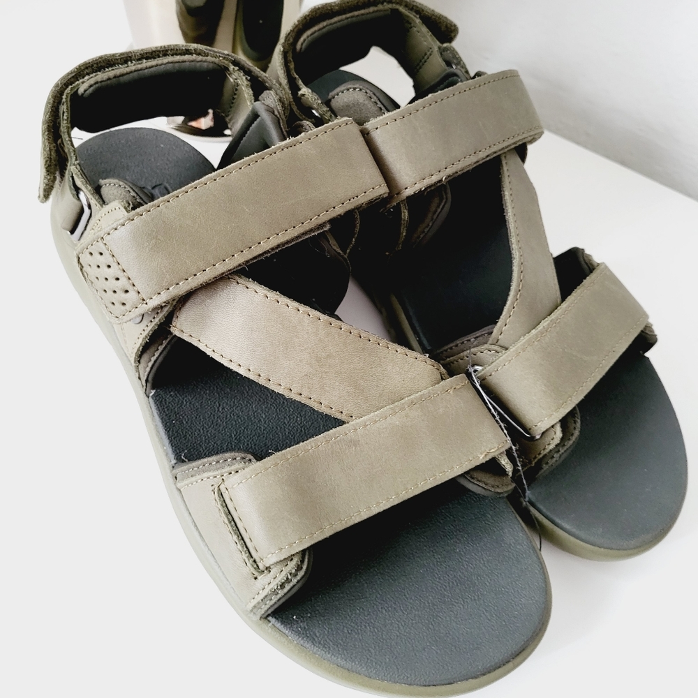 Mens UGGs union strap sandals